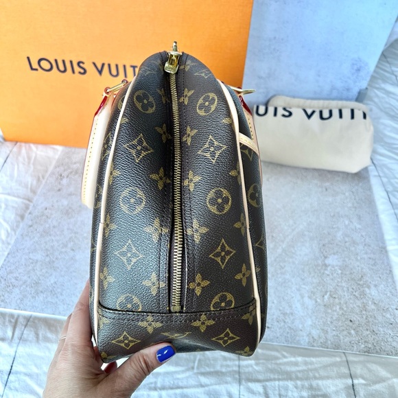 Louis Vuitton Deauville bag with NEW VACHETTA replaced by LV. Receipt included. - Picture 6 of 17